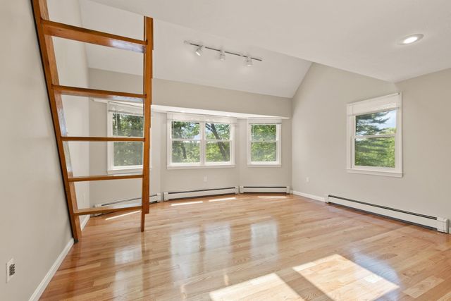 10 Fairway Dr, Groton, MA 01450