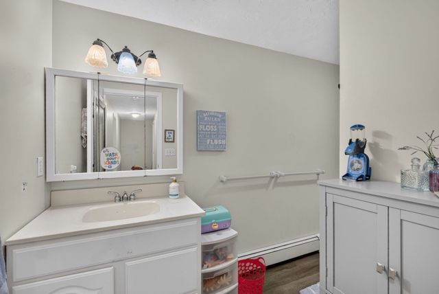 10 Fairway Dr, Groton, MA 01450