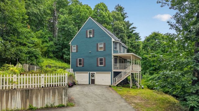 10 Fairway Dr, Groton, MA 01450
