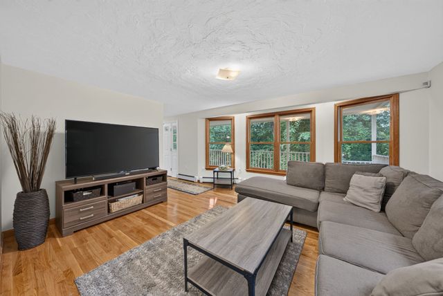 10 Fairway Dr, Groton, MA 01450