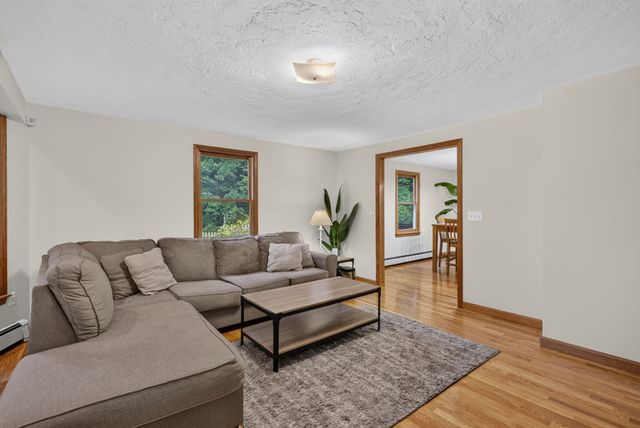 10 Fairway Dr, Groton, MA 01450