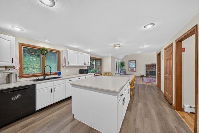 10 Fairway Dr, Groton, MA 01450