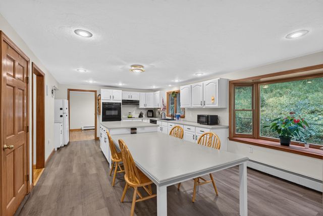 10 Fairway Dr, Groton, MA 01450