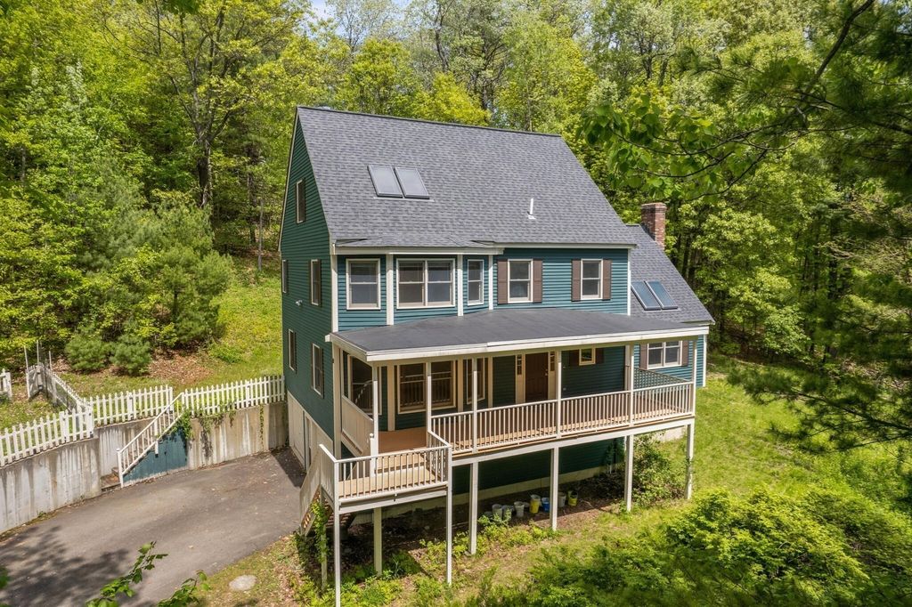 10 Fairway Dr, Groton, MA 01450