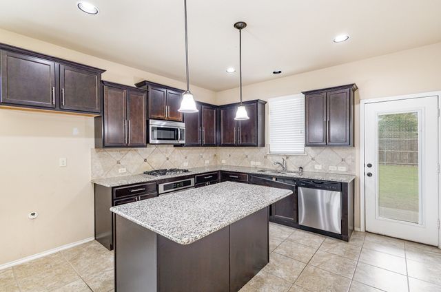 208 Whitman Drive, Mckinney, TX 75072