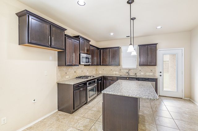 208 Whitman Drive, Mckinney, TX 75072