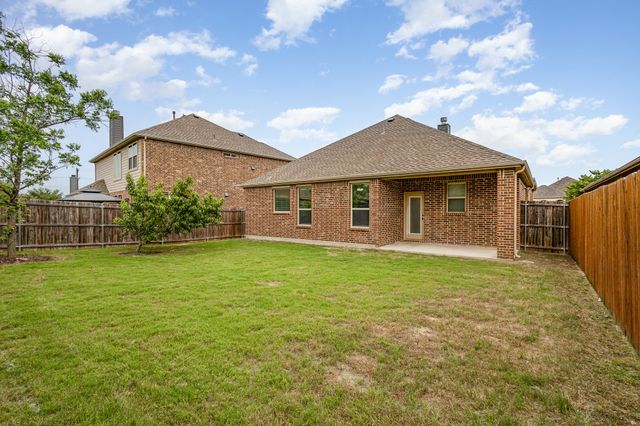 208 Whitman Drive, Mckinney, TX 75072