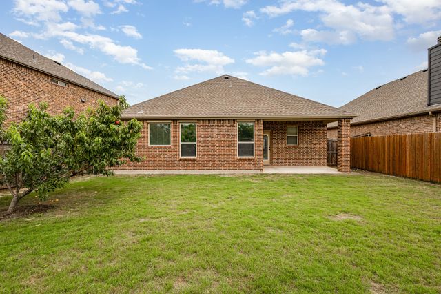 208 Whitman Drive, Mckinney, TX 75072