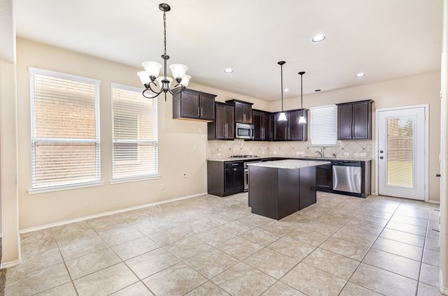 208 Whitman Drive, Mckinney, TX 75072