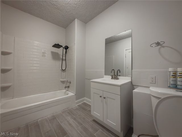 9409 Empire Avenue, Cleveland, OH 44108
