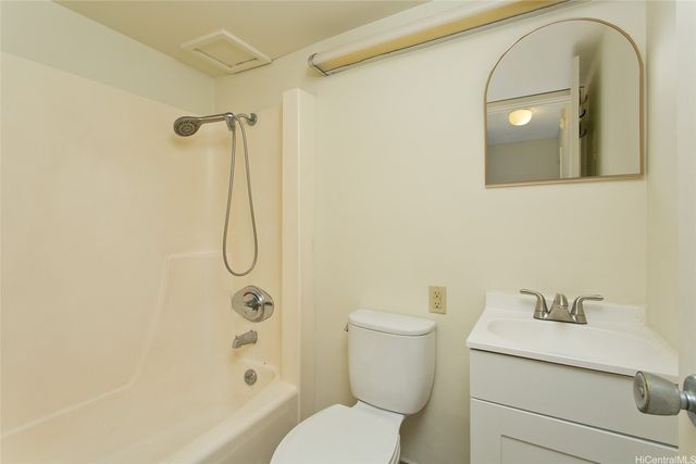 1036 Green Street 109, Honolulu, HI 96822