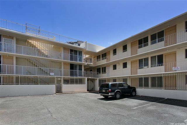 1036 Green Street 109, Honolulu, HI 96822