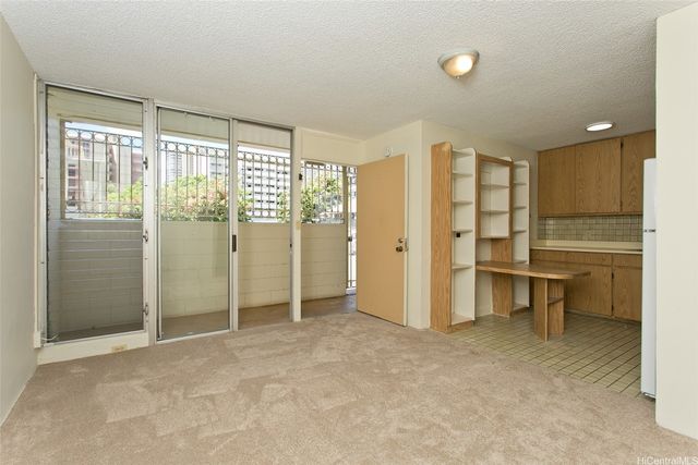 1036 Green Street 109, Honolulu, HI 96822