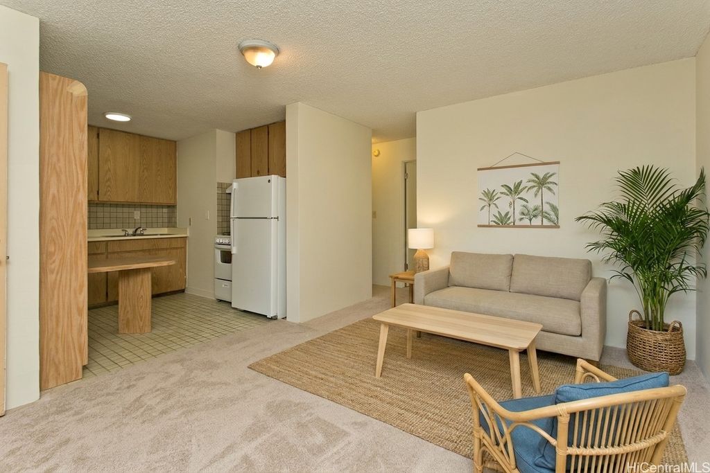 1036 Green Street 109, Honolulu, HI 96822