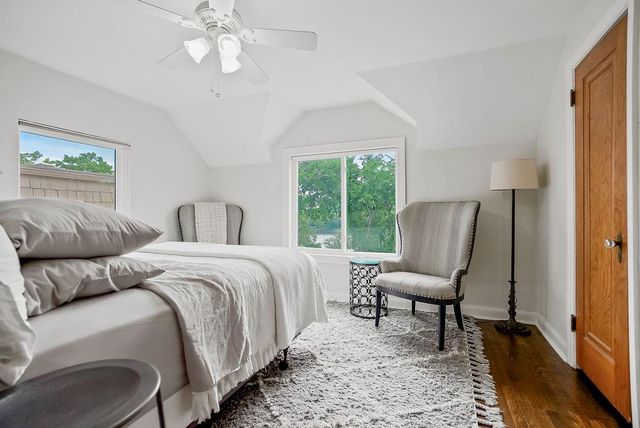 252 Apache Trail W, Lake Quivira, KS 66217