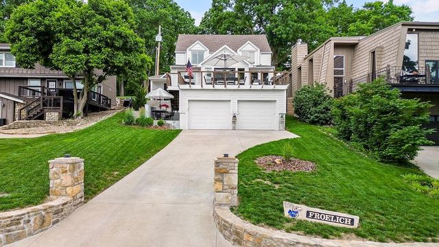 252 Apache Trail W, Lake Quivira, KS 66217