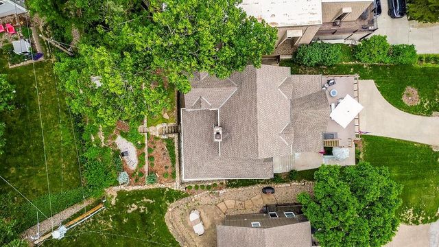 252 Apache Trail W, Lake Quivira, KS 66217