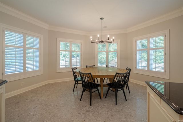 620 Winterwood Drive, Evansville, IN 47715