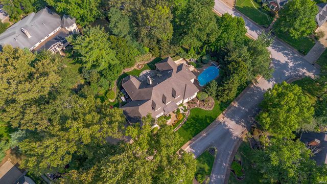 620 Winterwood Drive, Evansville, IN 47715