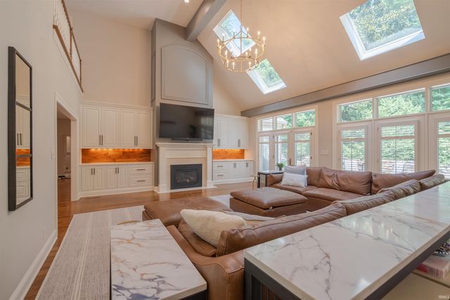 620 Winterwood Drive, Evansville, IN 47715