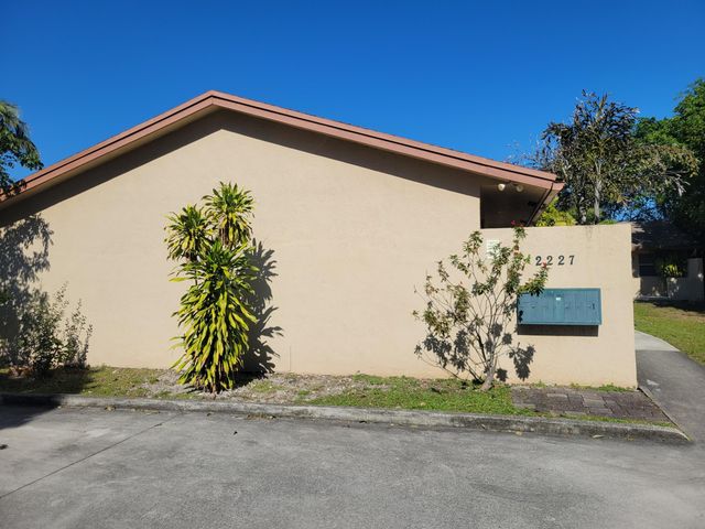 2227 Monroe Street 2, Hollywood, FL 33020