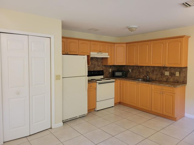 2227 Monroe Street 2, Hollywood, FL 33020