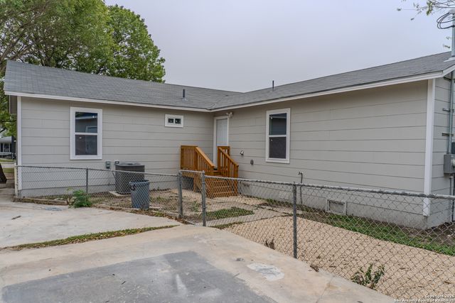 911 Fair, San Antonio, TX 78223