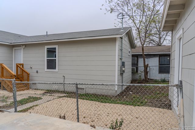 911 Fair, San Antonio, TX 78223