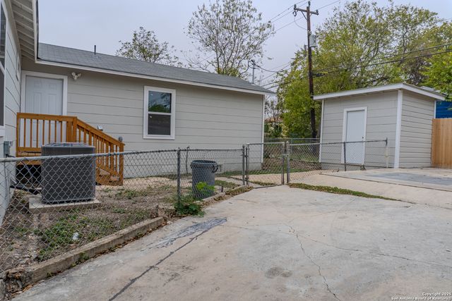 911 Fair, San Antonio, TX 78223