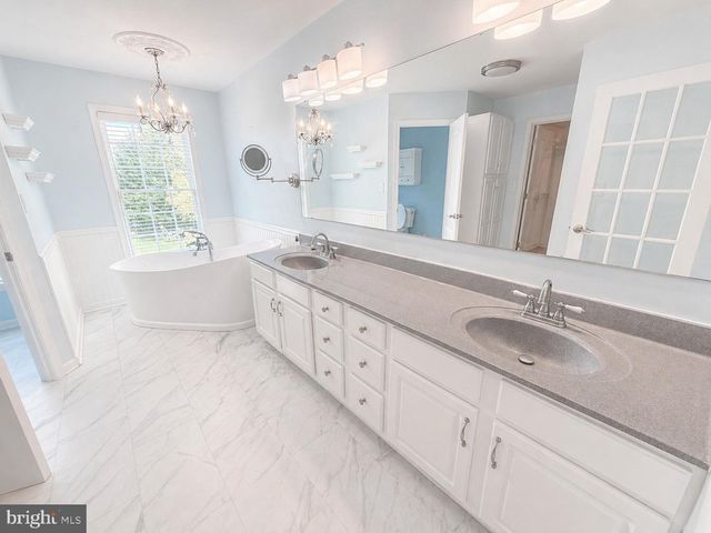 1124 SARAZEN WAY, York, PA 17404