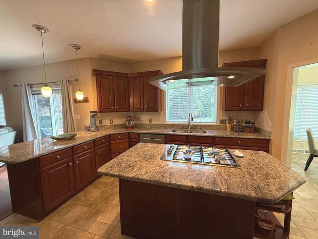 1124 SARAZEN WAY, York, PA 17404