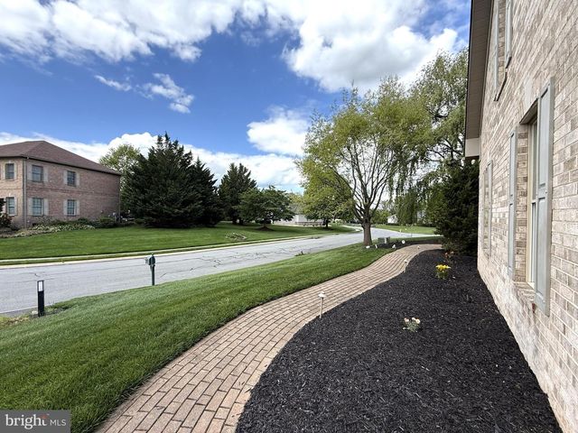 1124 SARAZEN WAY, York, PA 17404