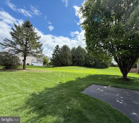 1124 SARAZEN WAY, York, PA 17404