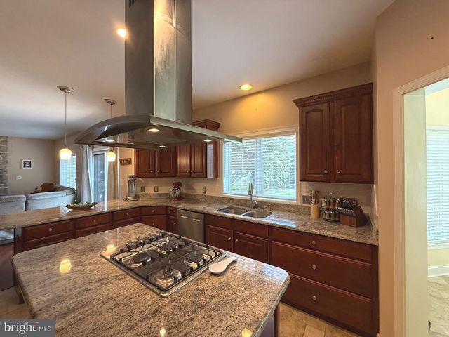 1124 SARAZEN WAY, York, PA 17404