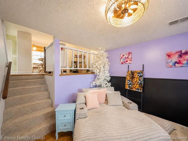 2716 Sinclair Avenue, Waterford, MI 48328