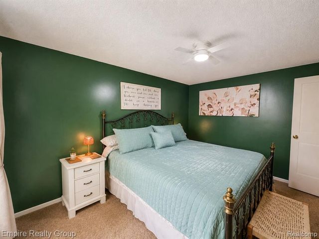 2716 Sinclair Avenue, Waterford, MI 48328