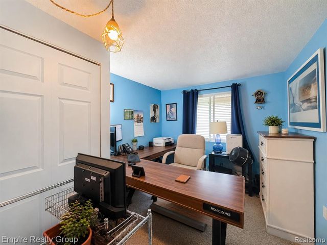 2716 Sinclair Avenue, Waterford, MI 48328