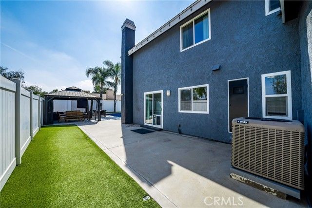 2101 Skylark Circle, Corona, CA 92882