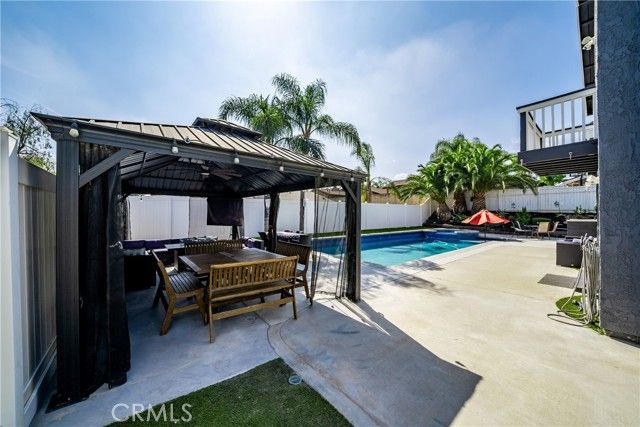 2101 Skylark Circle, Corona, CA 92882