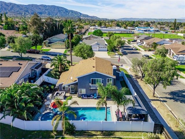 2101 Skylark Circle, Corona, CA 92882