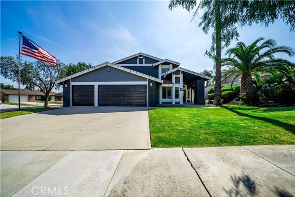 2101 Skylark Circle, Corona, CA 92882