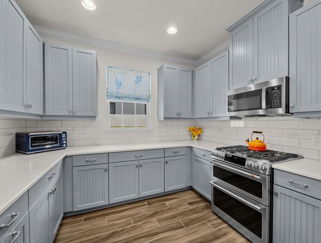 5444 LAMPIASI STREET, Sarasota, FL 34238