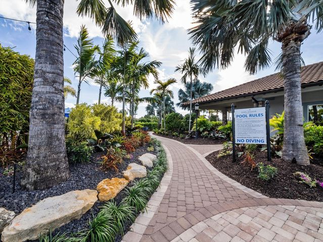 5444 LAMPIASI STREET, Sarasota, FL 34238