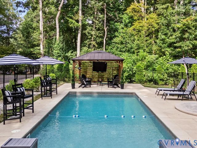 11821 Rothbury Dr, North Chesterfield, VA 23236