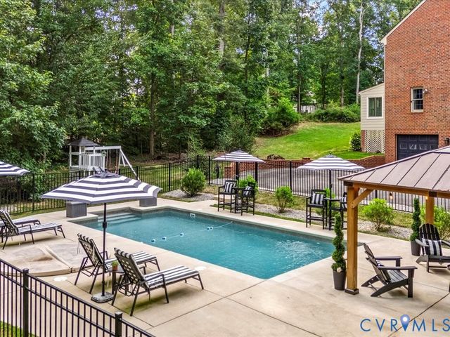 11821 Rothbury Dr, North Chesterfield, VA 23236