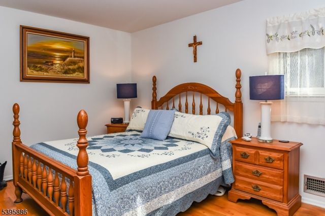 36 Deer Path Dr, Mount Olive Twp., NJ 07836