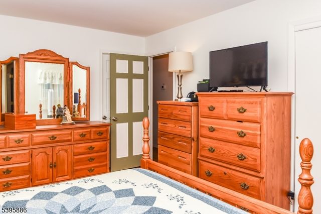 36 Deer Path Dr, Mount Olive Twp., NJ 07836