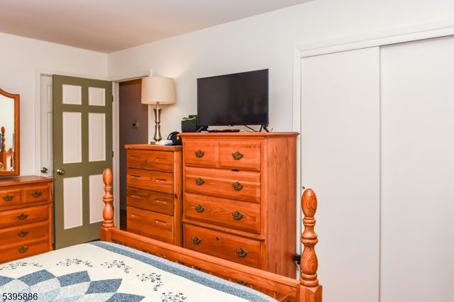 36 Deer Path Dr, Mount Olive Twp., NJ 07836