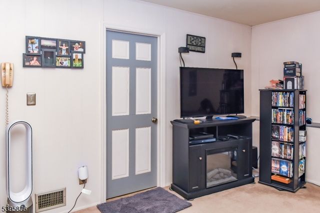 36 Deer Path Dr, Mount Olive Twp., NJ 07836