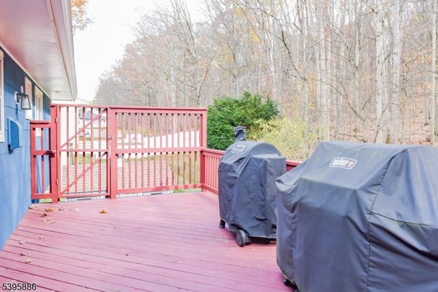 36 Deer Path Dr, Mount Olive Twp., NJ 07836